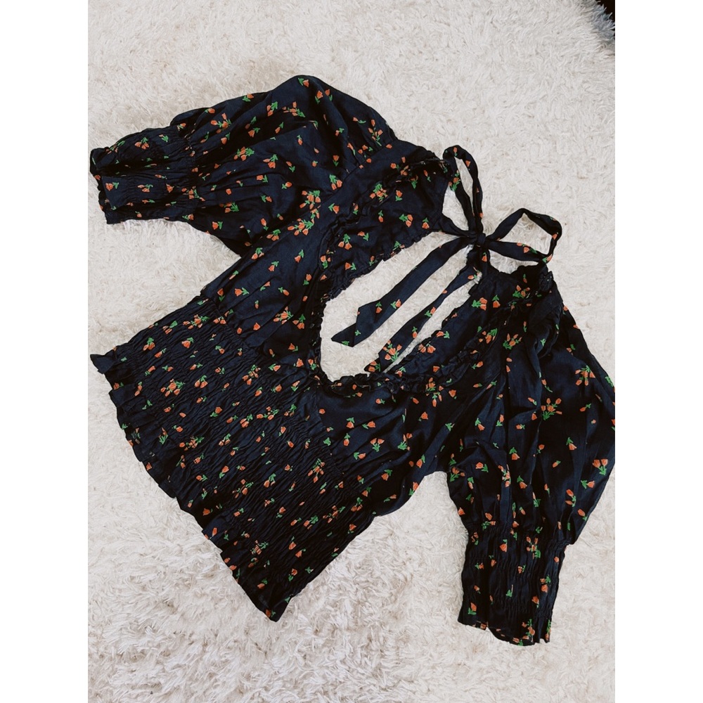 ✨NEW✨ URBAN OUTFITTERS Puff Sleeve Top - Picture 7 of 9